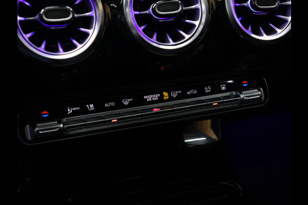 Mercedes-Benz CLA-Klasse Shooting Brake 250 e AMG Limited FULL OPTION [ADAPTIVE CRUISE, CAMERA, APPLE CARPLAY,  MEMORY SEATS, SCHUIFKANTELDAK, SFEERVERLICHTING, DIGITAL DASH, TREKHAAK, HALF LEDER, NAVIGATIE, NIEUWSTAAT]