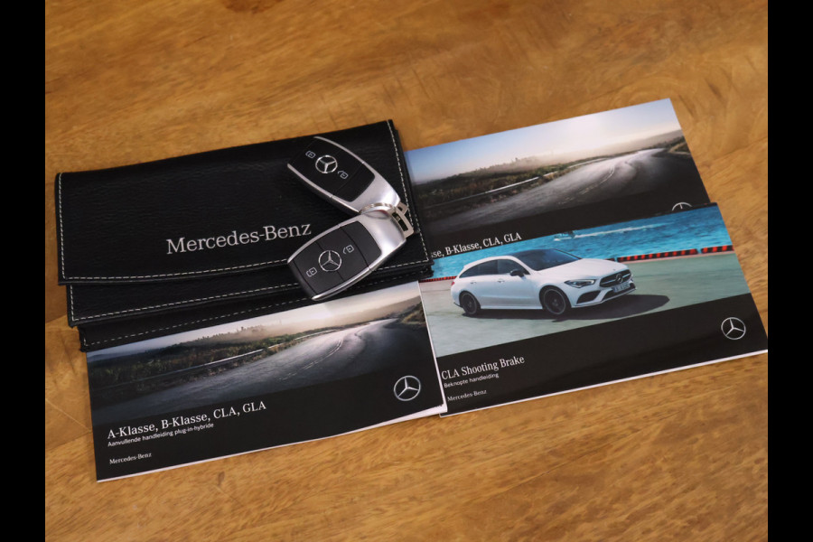 Mercedes-Benz CLA-Klasse Shooting Brake 250 e AMG Limited FULL OPTION [ADAPTIVE CRUISE, CAMERA, APPLE CARPLAY,  MEMORY SEATS, SCHUIFKANTELDAK, SFEERVERLICHTING, DIGITAL DASH, TREKHAAK, HALF LEDER, NAVIGATIE, NIEUWSTAAT]