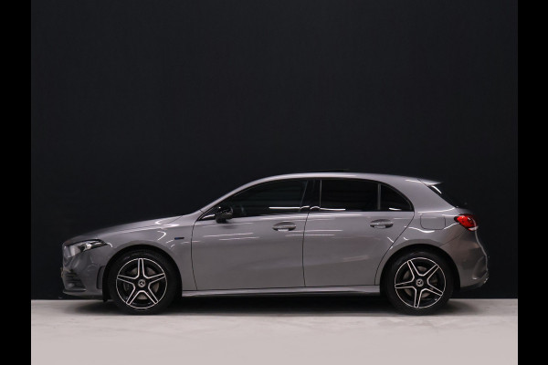 Mercedes-Benz A-Klasse 250 e Business Solution AMG Limited [SCHUIFKANTELDAK, APPLE CARPLAY, DIGITAL DASH, CAMERA, CRUISE, HALF LEDER, STOELVERWARMING, FLIPPERS, CLIMATE CONTROL, SFEERVERLICHTING, NAVIGATIE, NIEUWSTAAT]