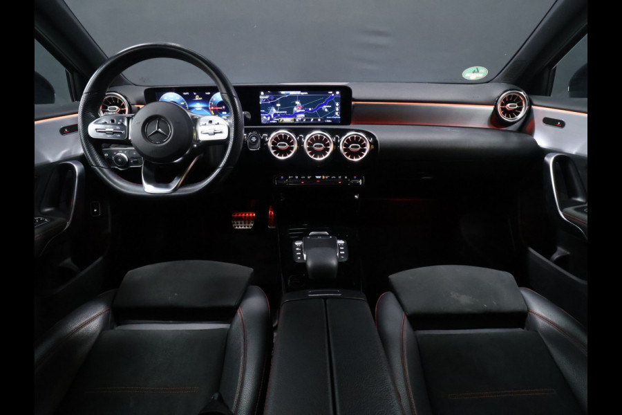 Mercedes-Benz A-Klasse 250 e Business Solution AMG Limited [SCHUIFKANTELDAK, APPLE CARPLAY, DIGITAL DASH, CAMERA, CRUISE, HALF LEDER, STOELVERWARMING, FLIPPERS, CLIMATE CONTROL, SFEERVERLICHTING, NAVIGATIE, NIEUWSTAAT]
