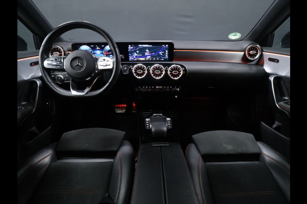 Mercedes-Benz A-Klasse 250 e Business Solution AMG Limited [SCHUIFKANTELDAK, APPLE CARPLAY, DIGITAL DASH, CAMERA, CRUISE, HALF LEDER, STOELVERWARMING, FLIPPERS, CLIMATE CONTROL, SFEERVERLICHTING, NAVIGATIE, NIEUWSTAAT]
