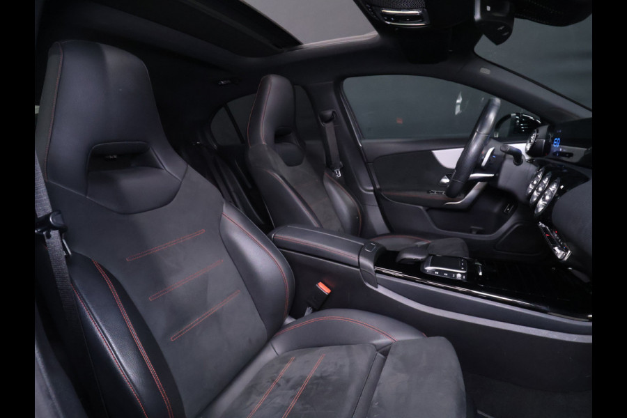Mercedes-Benz A-Klasse 250 e Business Solution AMG Limited [SCHUIFKANTELDAK, APPLE CARPLAY, DIGITAL DASH, CAMERA, CRUISE, HALF LEDER, STOELVERWARMING, FLIPPERS, CLIMATE CONTROL, SFEERVERLICHTING, NAVIGATIE, NIEUWSTAAT]