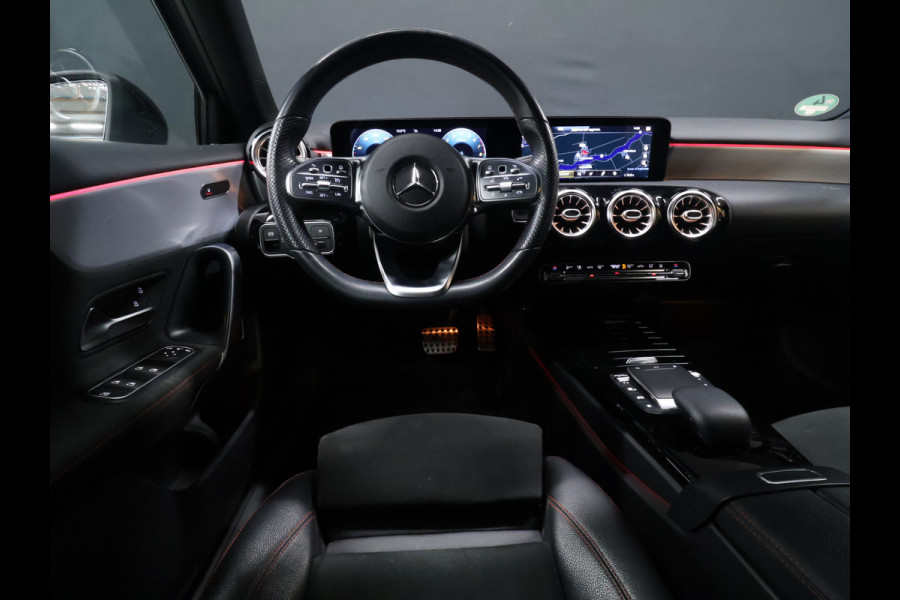 Mercedes-Benz A-Klasse 250 e Business Solution AMG Limited [SCHUIFKANTELDAK, APPLE CARPLAY, DIGITAL DASH, CAMERA, CRUISE, HALF LEDER, STOELVERWARMING, FLIPPERS, CLIMATE CONTROL, SFEERVERLICHTING, NAVIGATIE, NIEUWSTAAT]