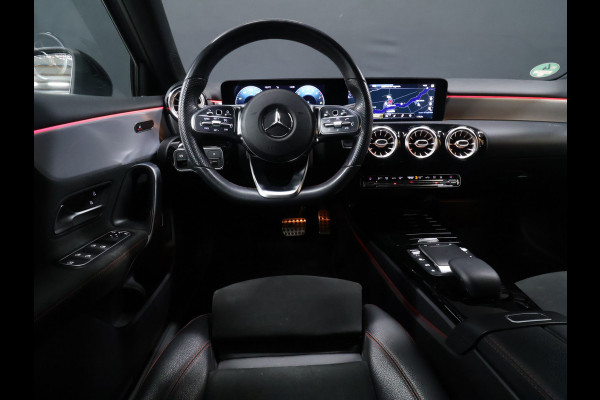 Mercedes-Benz A-Klasse 250 e Business Solution AMG Limited [SCHUIFKANTELDAK, APPLE CARPLAY, DIGITAL DASH, CAMERA, CRUISE, HALF LEDER, STOELVERWARMING, FLIPPERS, CLIMATE CONTROL, SFEERVERLICHTING, NAVIGATIE, NIEUWSTAAT]