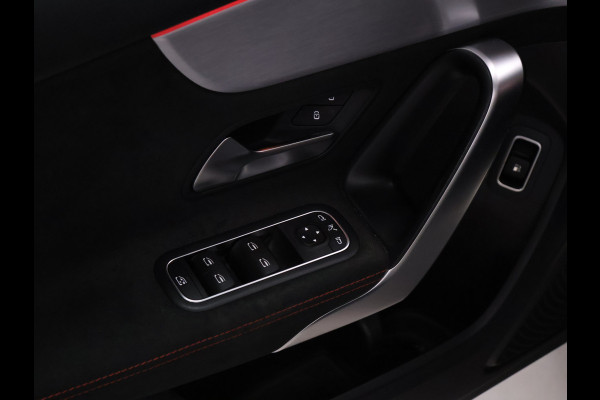 Mercedes-Benz A-Klasse 250 e Business Solution AMG Limited [SCHUIFKANTELDAK, APPLE CARPLAY, DIGITAL DASH, CAMERA, CRUISE, HALF LEDER, STOELVERWARMING, FLIPPERS, CLIMATE CONTROL, SFEERVERLICHTING, NAVIGATIE, NIEUWSTAAT]