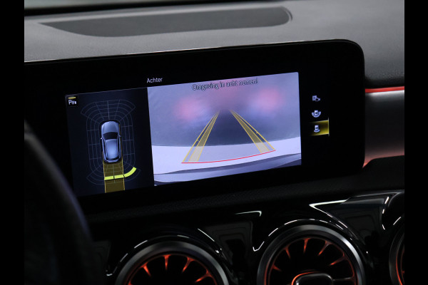 Mercedes-Benz A-Klasse 250 e Business Solution AMG Limited [SCHUIFKANTELDAK, APPLE CARPLAY, DIGITAL DASH, CAMERA, CRUISE, HALF LEDER, STOELVERWARMING, FLIPPERS, CLIMATE CONTROL, SFEERVERLICHTING, NAVIGATIE, NIEUWSTAAT]