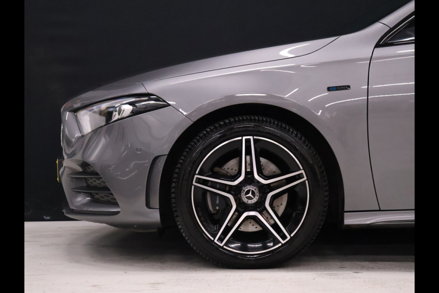 Mercedes-Benz A-Klasse 250 e Business Solution AMG Limited [SCHUIFKANTELDAK, APPLE CARPLAY, DIGITAL DASH, CAMERA, CRUISE, HALF LEDER, STOELVERWARMING, FLIPPERS, CLIMATE CONTROL, SFEERVERLICHTING, NAVIGATIE, NIEUWSTAAT]