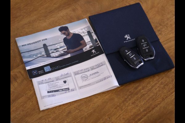 Peugeot 208 1.2 PureTech Blue Lease Allure RIEM VERV. [DIGITAL DASHBOARD, PANORAMADAK, APPLE CARPLAY, CAMERA, PDC V+A, FLIPPERS, NAVIGATIE, NIEUWSTAAT]