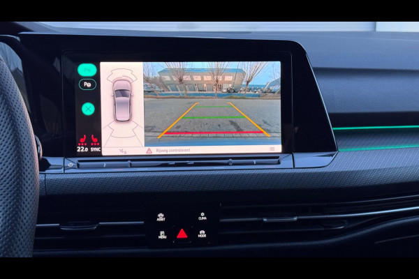 Volkswagen Golf 1.5 eTSI R-Line Pano/H&K/Matrix/Camera
