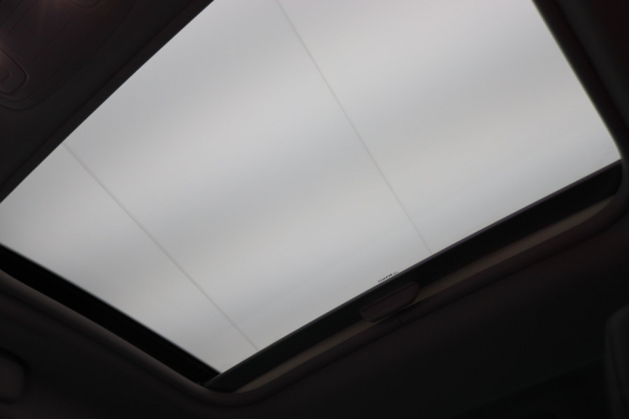 Renault Mégane Estate 1.6 E-Tech Plug-In Hybrid 160 R.S. Line Leer, Schuif-/Kanteldak, Apple Carplay, BOSE, Trekhaak, Camera