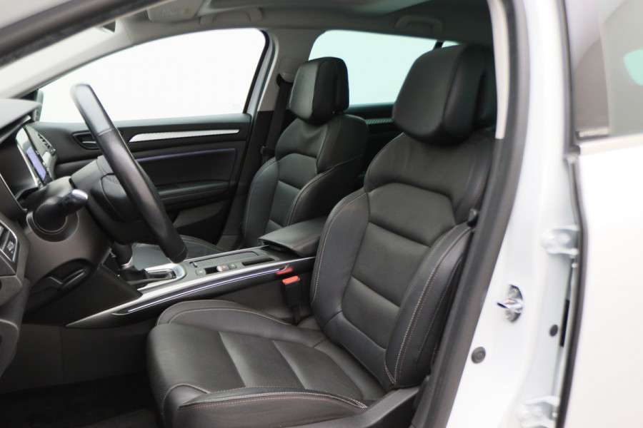 Renault Mégane Estate 1.6 E-Tech Plug-In Hybrid 160 R.S. Line Leer, Schuif-/Kanteldak, Apple Carplay, BOSE, Trekhaak, Camera