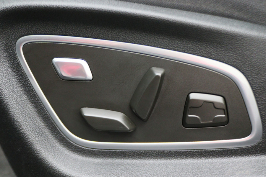 Renault Mégane Estate 1.6 E-Tech Plug-In Hybrid 160 R.S. Line Leer, Schuif-/Kanteldak, Apple Carplay, BOSE, Trekhaak, Camera