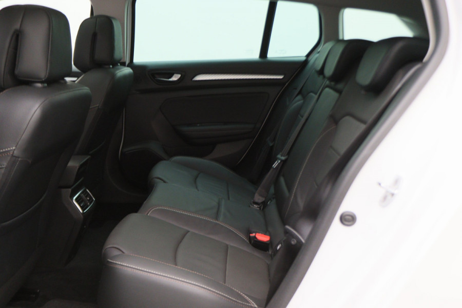 Renault Mégane Estate 1.6 E-Tech Plug-In Hybrid 160 R.S. Line Leer, Schuif-/Kanteldak, Apple Carplay, BOSE, Trekhaak, Camera