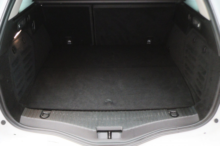 Renault Mégane Estate 1.6 E-Tech Plug-In Hybrid 160 R.S. Line Leer, Schuif-/Kanteldak, Apple Carplay, BOSE, Trekhaak, Camera