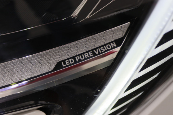 Renault Mégane Estate 1.6 E-Tech Plug-In Hybrid 160 R.S. Line Leer, Schuif-/Kanteldak, Apple Carplay, BOSE, Trekhaak, Camera