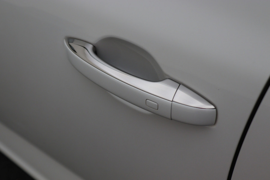 Renault Mégane Estate 1.6 E-Tech Plug-In Hybrid 160 R.S. Line Leer, Schuif-/Kanteldak, Apple Carplay, BOSE, Trekhaak, Camera