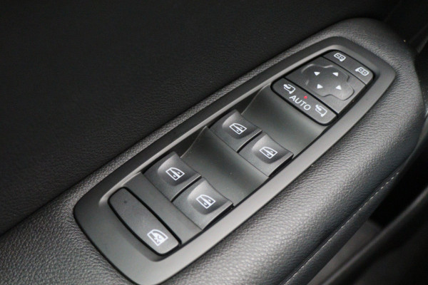 Renault Mégane Estate 1.6 E-Tech Plug-In Hybrid 160 R.S. Line Leer, Schuif-/Kanteldak, Apple Carplay, BOSE, Trekhaak, Camera