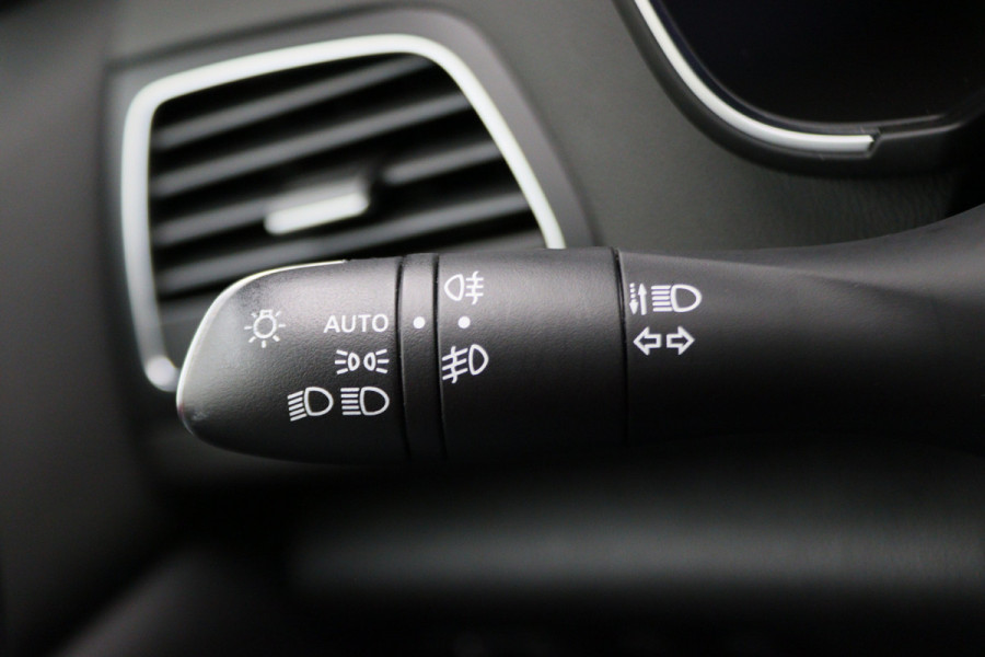 Renault Mégane Estate 1.6 E-Tech Plug-In Hybrid 160 R.S. Line Leer, Schuif-/Kanteldak, Apple Carplay, BOSE, Trekhaak, Camera