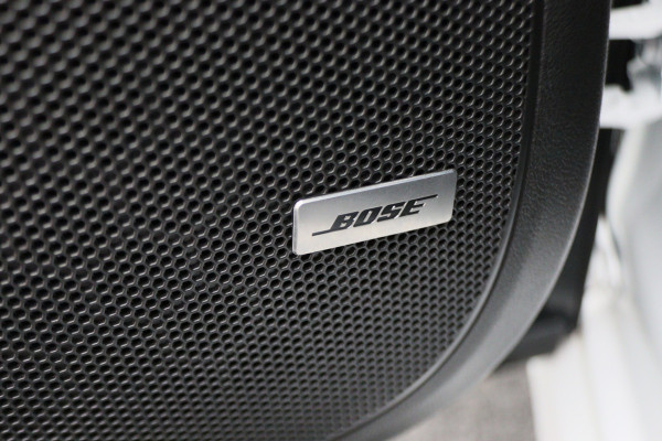 Renault Mégane Estate 1.6 E-Tech Plug-In Hybrid 160 R.S. Line Leer, Schuif-/Kanteldak, Apple Carplay, BOSE, Trekhaak, Camera