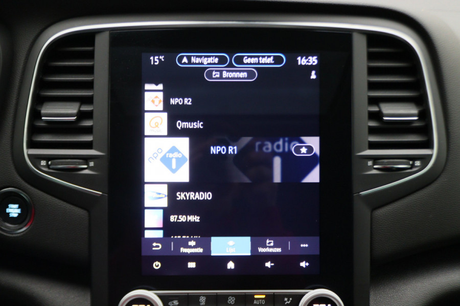 Renault Mégane Estate 1.6 E-Tech Plug-In Hybrid 160 R.S. Line Leer, Schuif-/Kanteldak, Apple Carplay, BOSE, Trekhaak, Camera