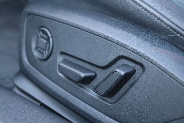 Audi A6 Avant 55 TFSI e Quattro (2x) S-line Competition HUD PANO MATRIX