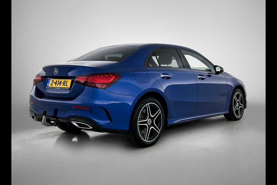 Mercedes-Benz A-Klasse 250 e AMG Plug-In Hybride AMG Line | Night Pakket | Trekhaak | Sfeerverlichting  | Achteruitrijcamera | Stuur en Stoelverwarming. Inclusief 24 maanden MB Certified garantie voor Europa.