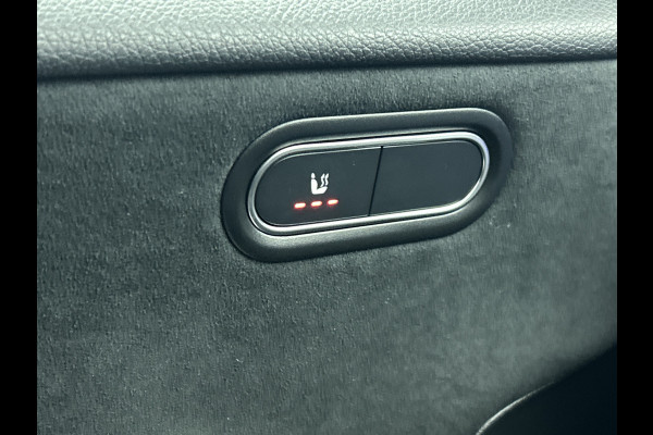 Mercedes-Benz A-Klasse 250 e AMG Plug-In Hybride AMG Line | Night Pakket | Trekhaak | Sfeerverlichting  | Achteruitrijcamera | Stuur en Stoelverwarming. Inclusief 24 maanden MB Certified garantie voor Europa.