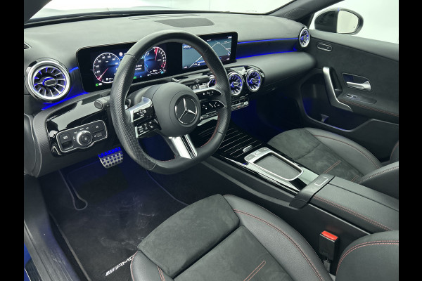 Mercedes-Benz A-Klasse 250 e AMG Plug-In Hybride AMG Line | Night Pakket | Trekhaak | Sfeerverlichting  | Achteruitrijcamera | Stuur en Stoelverwarming. Inclusief 24 maanden MB Certified garantie voor Europa.