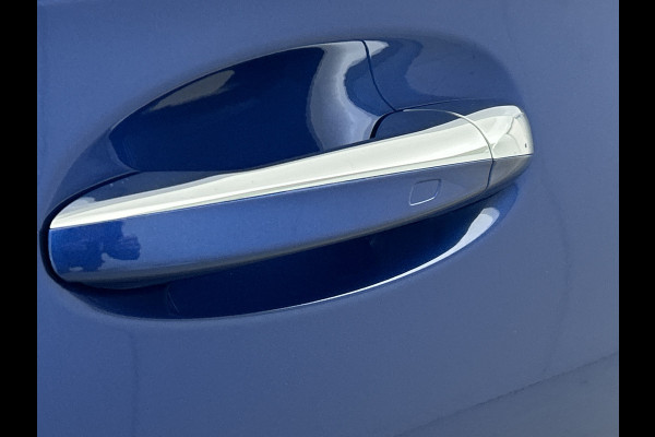 Mercedes-Benz A-Klasse 250 e AMG Plug-In Hybride AMG Line | Night Pakket | Trekhaak | Sfeerverlichting  | Achteruitrijcamera | Stuur en Stoelverwarming. Inclusief 24 maanden MB Certified garantie voor Europa.