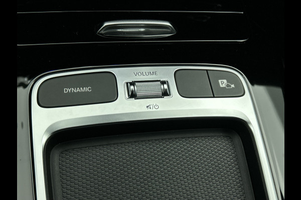 Mercedes-Benz A-Klasse 250 e AMG Plug-In Hybride AMG Line | Night Pakket | Trekhaak | Sfeerverlichting  | Achteruitrijcamera | Stuur en Stoelverwarming. Inclusief 24 maanden MB Certified garantie voor Europa.