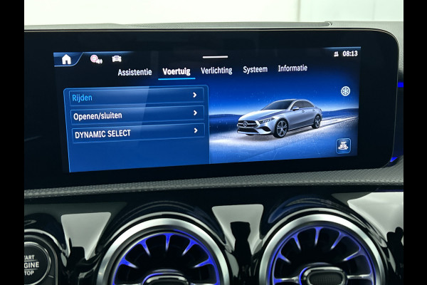 Mercedes-Benz A-Klasse 250 e AMG Plug-In Hybride AMG Line | Night Pakket | Trekhaak | Sfeerverlichting  | Achteruitrijcamera | Stuur en Stoelverwarming. Inclusief 24 maanden MB Certified garantie voor Europa.