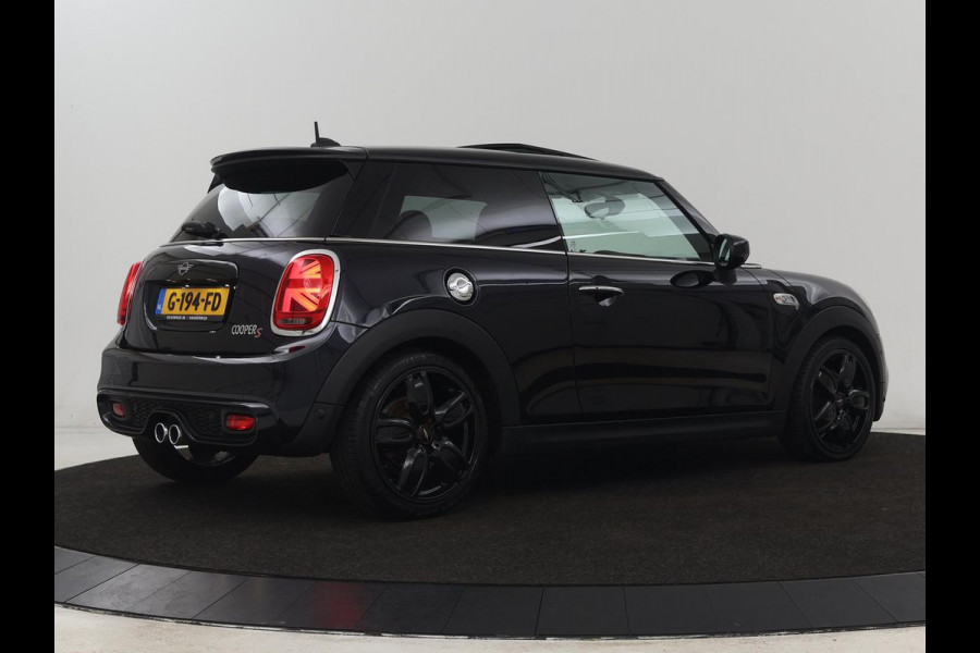 MINI Cooper S 2.0 60 Years | Panoramadak | Stoelverwarming | Leder | Head-Up | Park Assist | Carplay | Navigatie | Keyless | Full LED | Harman/Kardon | Climate control | Cruise control