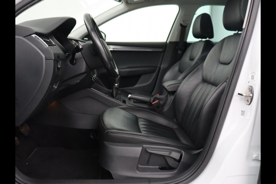 Škoda Octavia 1.0 TSI Business Edition Plus | Leder | Stoelverwarming | Virtual Cockpit | Trekhaak | Full LED | Keyless | Canton Sound | Carplay | Navigatie