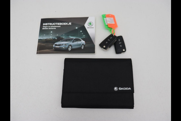 Škoda Octavia 1.0 TSI Business Edition Plus | Leder | Stoelverwarming | Virtual Cockpit | Trekhaak | Full LED | Keyless | Canton Sound | Carplay | Navigatie