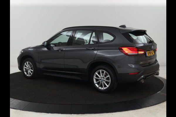 BMW X1 sDrive20i Executive | Sportstoelen | Head-Up | Full LED | Navigatie | DAB | Climate control | Parkeerhulp | Cruise control | Bluetooth