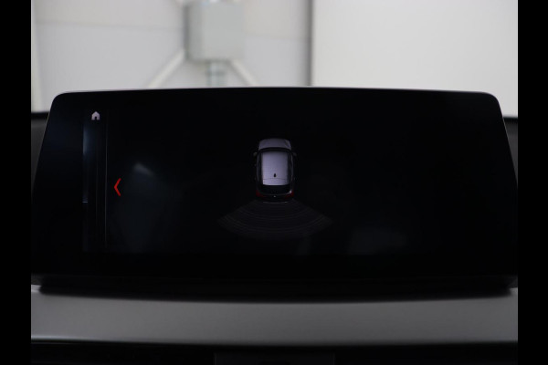 BMW X1 sDrive20i Executive | Sportstoelen | Head-Up | Full LED | Navigatie | DAB | Climate control | Parkeerhulp | Cruise control | Bluetooth