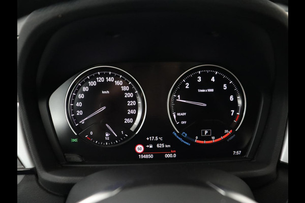 BMW X1 sDrive20i Executive | Sportstoelen | Head-Up | Full LED | Navigatie | DAB | Climate control | Parkeerhulp | Cruise control | Bluetooth