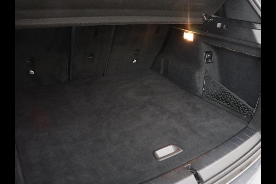 BMW X1 sDrive20i Executive | Sportstoelen | Head-Up | Full LED | Navigatie | DAB | Climate control | Parkeerhulp | Cruise control | Bluetooth