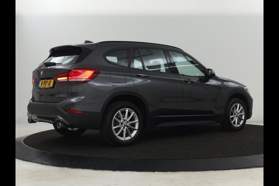 BMW X1 sDrive20i Executive | Sportstoelen | Head-Up | Full LED | Navigatie | DAB | Climate control | Parkeerhulp | Cruise control | Bluetooth