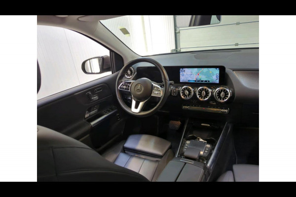 Mercedes-Benz B-Klasse 200 Business Solution Luxury NL AUTO | WIDESCREEN | PANO | CAMERA | TREKHAAK