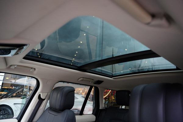 Land Rover Range Rover 3.0 SDV6 HSE Panoramadak / Meridian / Elek. Trekhaak