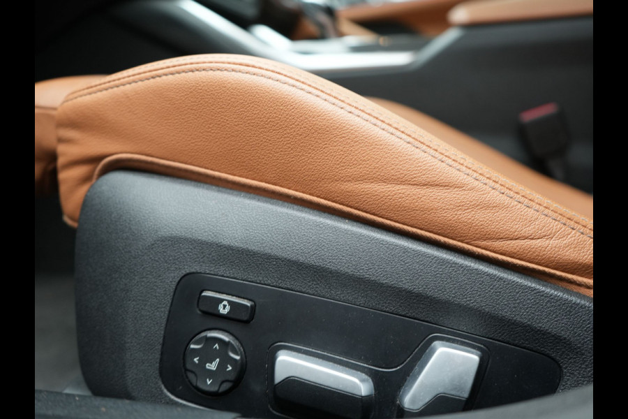 BMW 4 Serie Gran Coupé 430i M Sport 245pk Dealer O.H Sanremo Green | Panodak | Lederen Competition Stoelen Memory & Verwarmd | Adaptive Onderstel | 360 Camera | Harman & Kardon | 19" L.M | Carbon | Apple Carplay | Navigatie | Blis | Virtual | DAB |