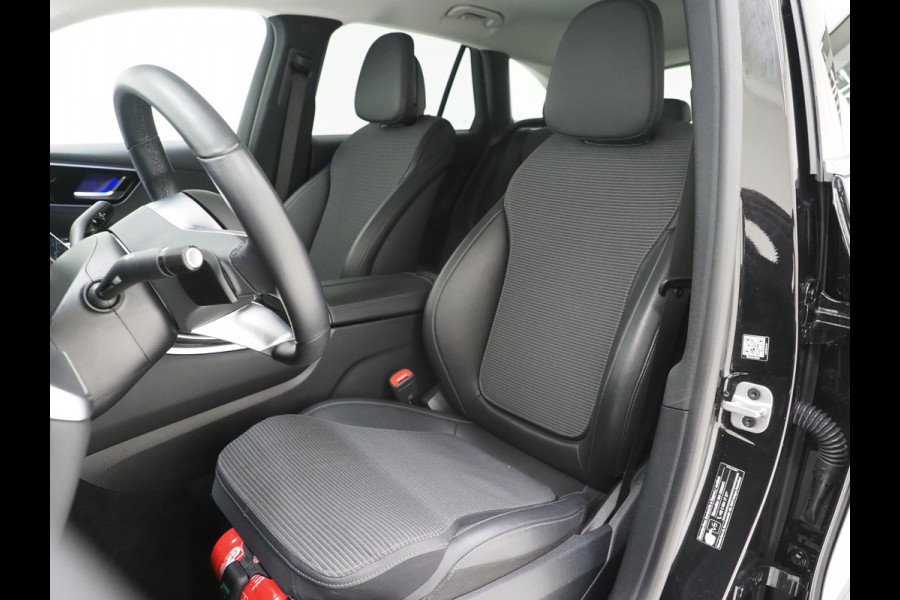 Mercedes-Benz GLC 300e 4MATIC 320PK | Camera | Trekhaak | Virtual | Sfeerverlichting | Stoelverwarming | LED | Carplay