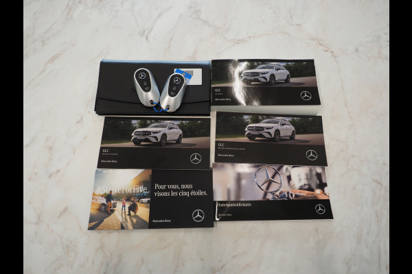 Mercedes-Benz GLC 300e 4MATIC 320PK | Camera | Trekhaak | Virtual | Sfeerverlichting | Stoelverwarming | LED | Carplay