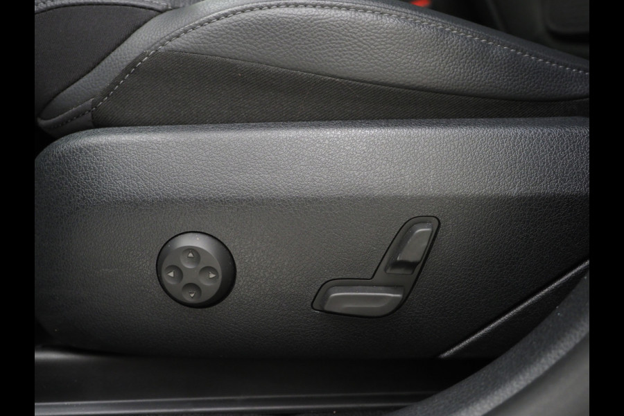 Mercedes-Benz GLC 300e 4MATIC 320PK | Camera | Trekhaak | Virtual | Sfeerverlichting | Stoelverwarming | LED | Carplay