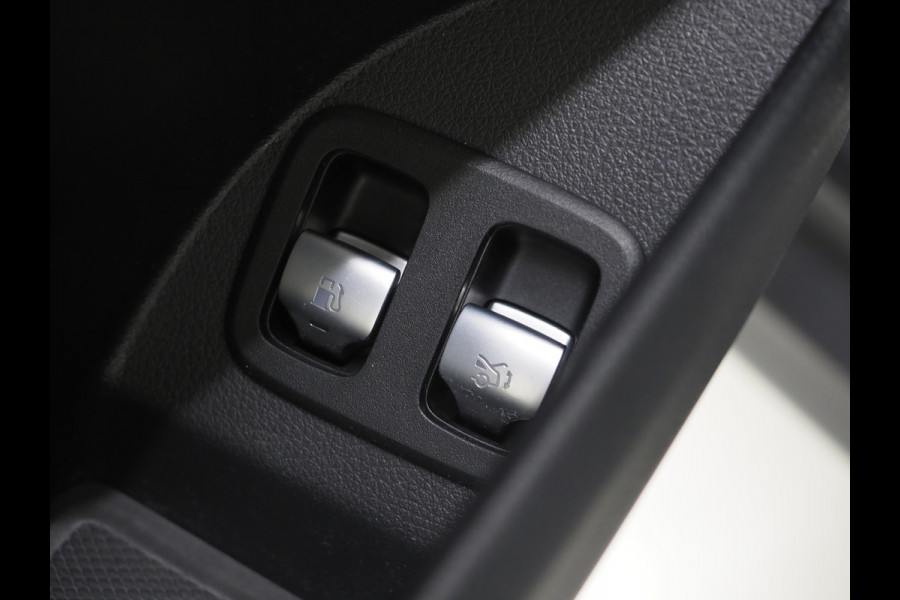 Mercedes-Benz GLC 300e 4MATIC 320PK | Camera | Trekhaak | Virtual | Sfeerverlichting | Stoelverwarming | LED | Carplay