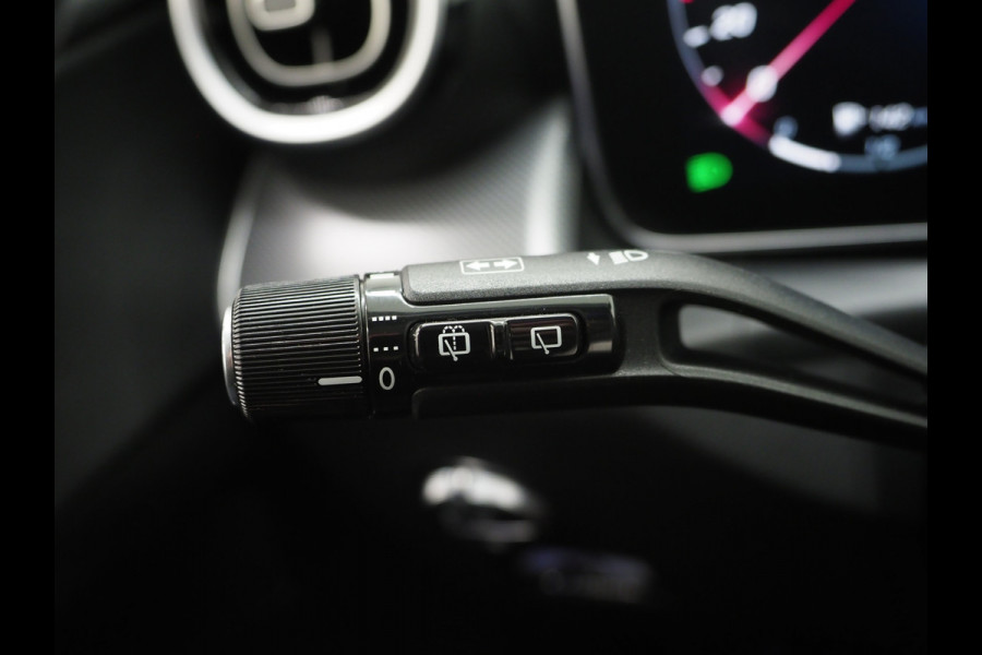 Mercedes-Benz GLC 300e 4MATIC 320PK | Camera | Trekhaak | Virtual | Sfeerverlichting | Stoelverwarming | LED | Carplay
