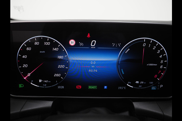 Mercedes-Benz GLC 300e 4MATIC 320PK | Camera | Trekhaak | Virtual | Sfeerverlichting | Stoelverwarming | LED | Carplay