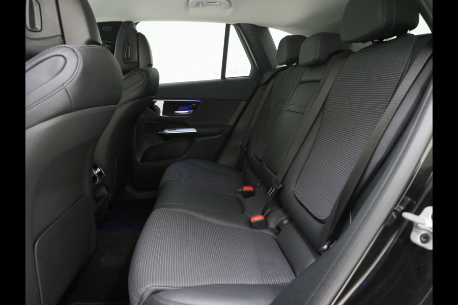 Mercedes-Benz GLC 300e 4MATIC 320PK | Camera | Trekhaak | Virtual | Sfeerverlichting | Stoelverwarming | LED | Carplay