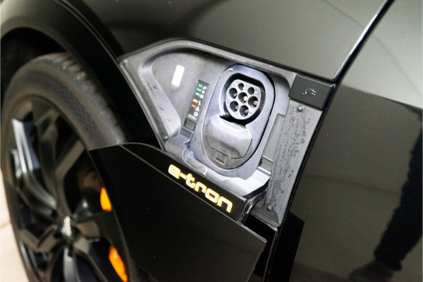 Audi e-tron Sportback 55 Quattro S Edition 95 kWh 408PK | NL AUTO/NAP/1E Eig. | Pano | Memory | Stoelverw. | 12 MND Garantie